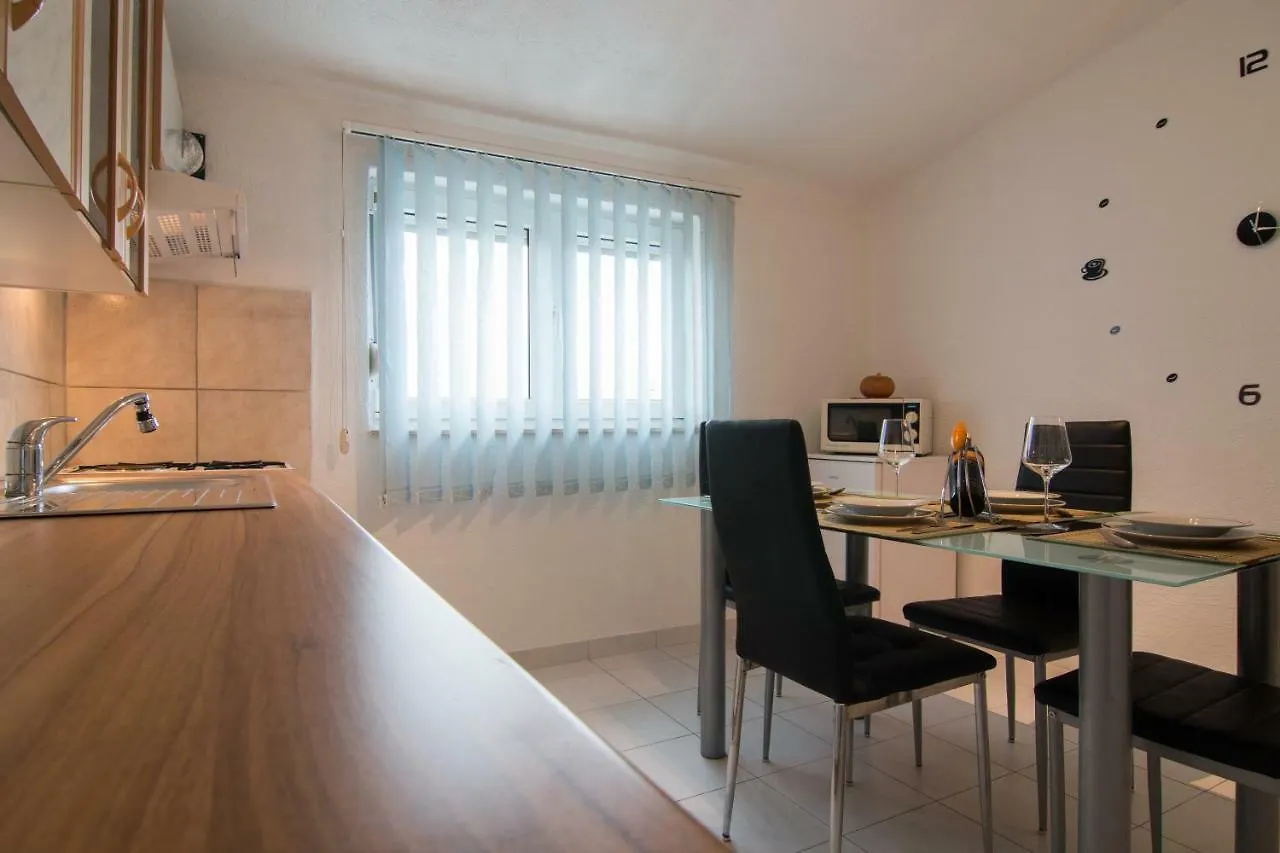 Apartman Elma Pula